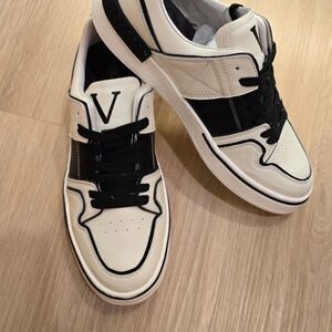 Stylish Black and White Men's Sneakers